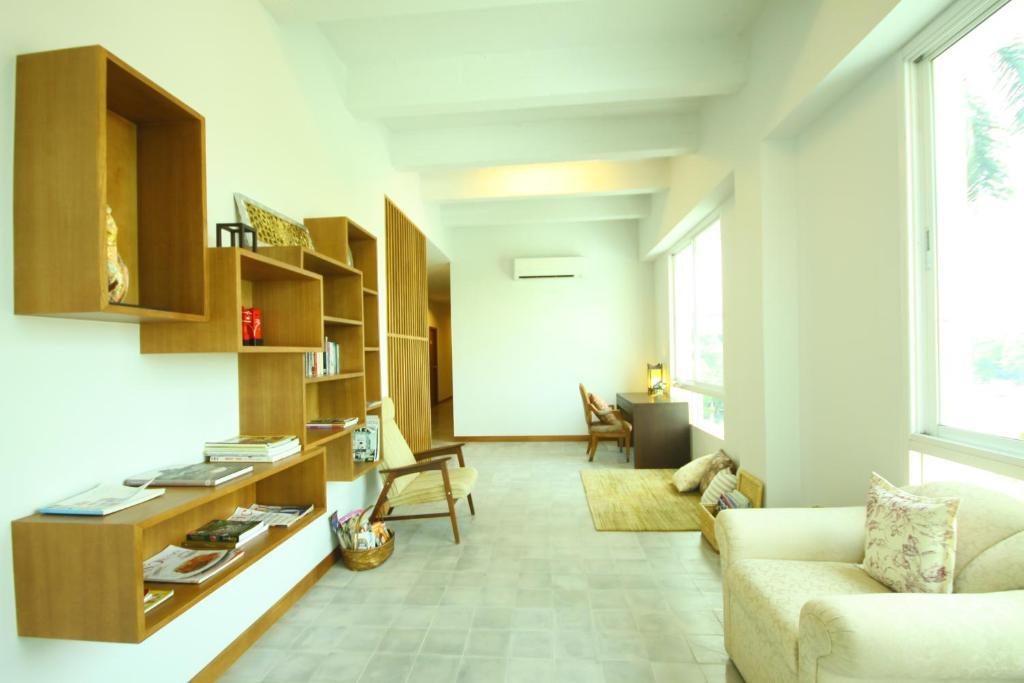 Baan Dinso Hostel@Ratchadamnoen بانكوك المظهر الخارجي الصورة