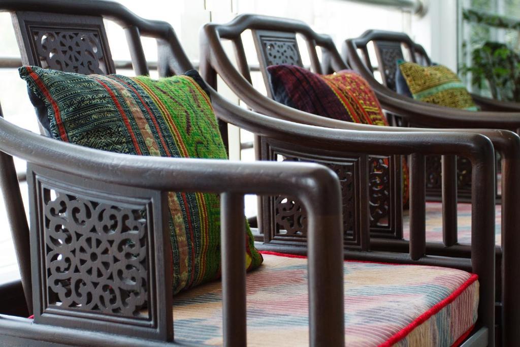 Baan Dinso Hostel@Ratchadamnoen بانكوك المظهر الخارجي الصورة
