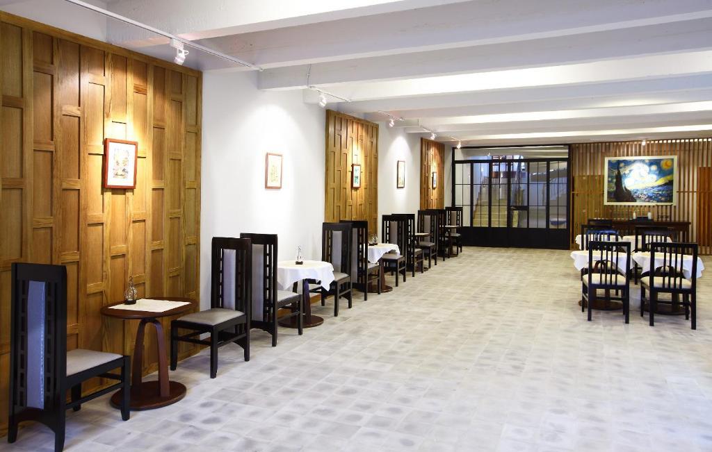 Baan Dinso Hostel@Ratchadamnoen بانكوك المظهر الخارجي الصورة