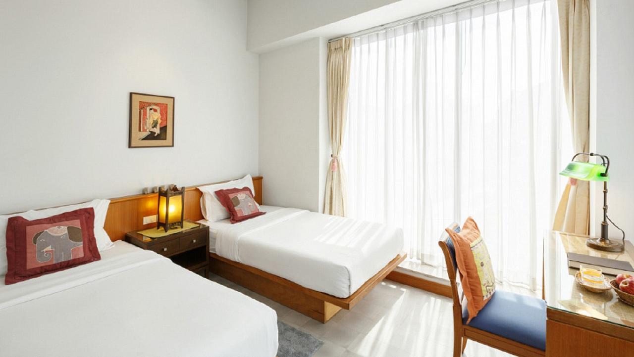 Baan Dinso Hostel@Ratchadamnoen بانكوك المظهر الخارجي الصورة