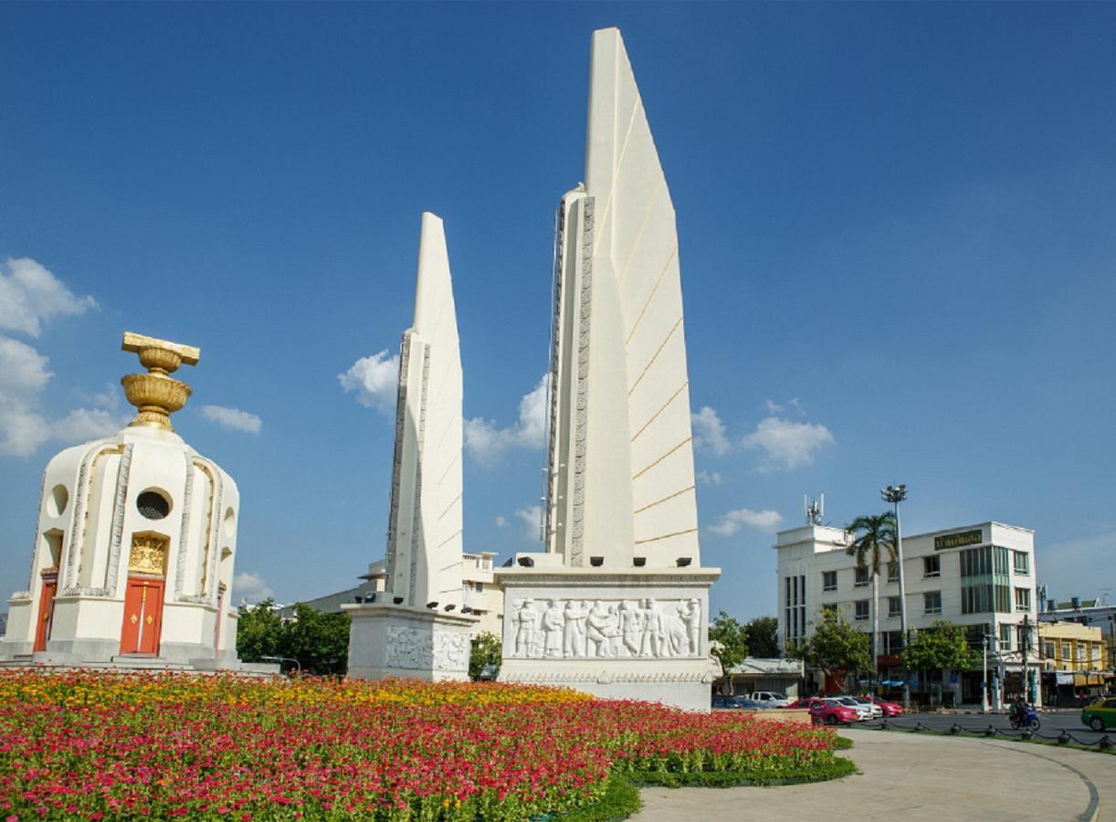 Baan Dinso Hostel@Ratchadamnoen بانكوك المظهر الخارجي الصورة